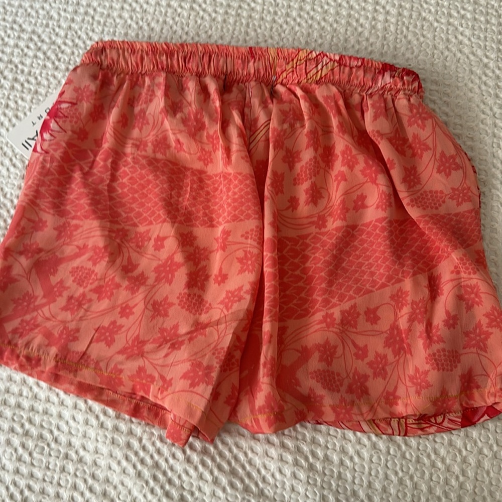 New with Tags Medium Shorts from Hawaii
